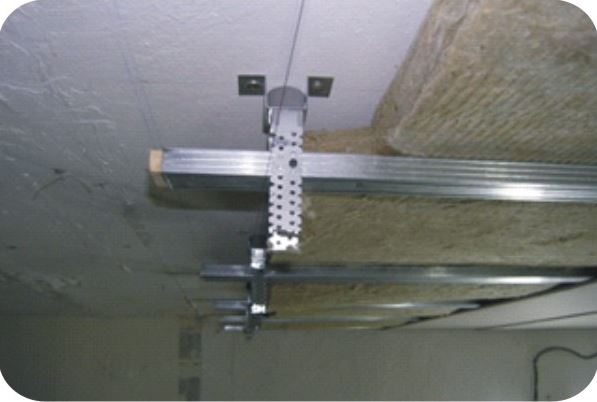 звуоизоляция потолка подвесной системой
